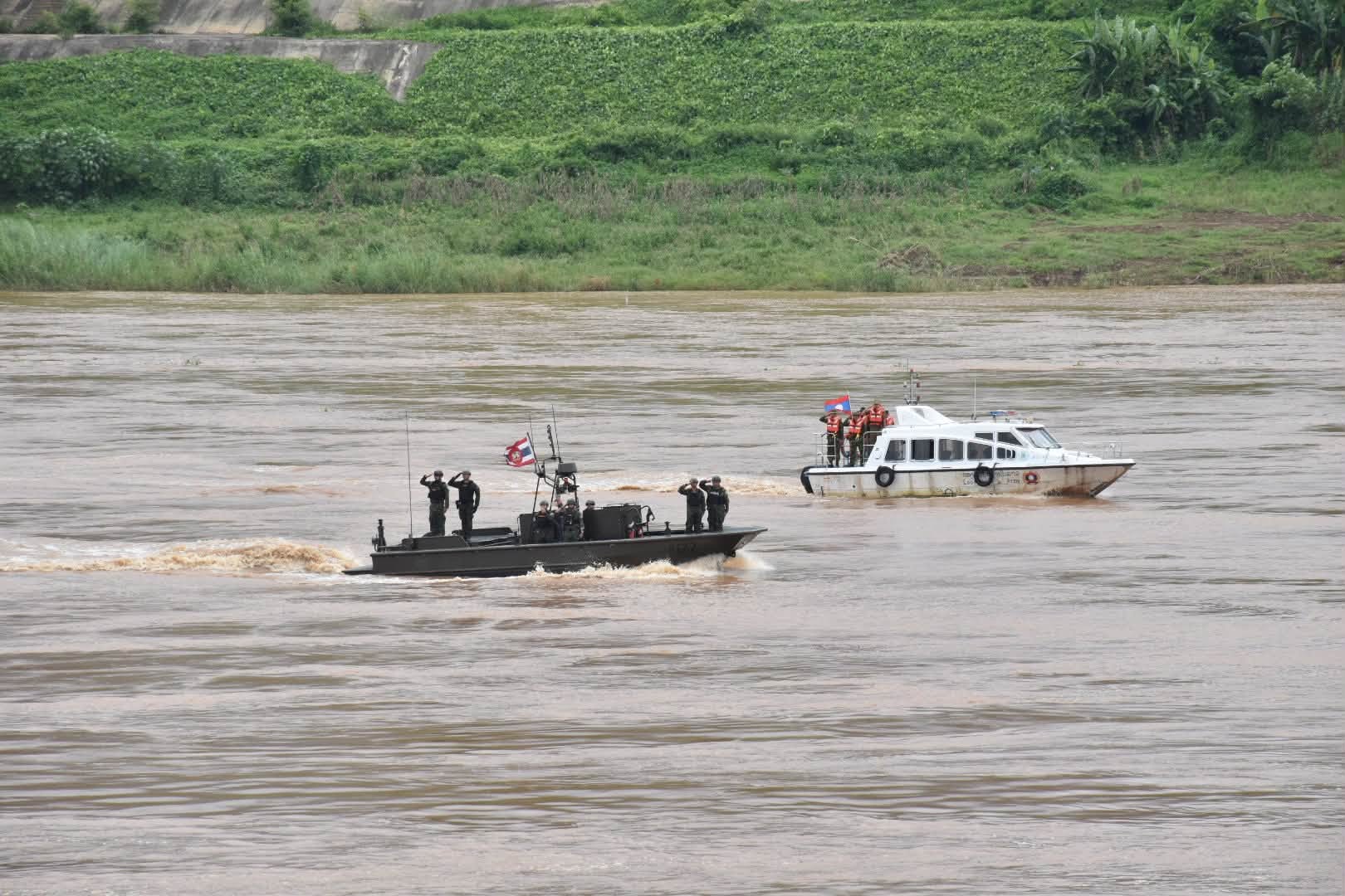 กองกำลังทหารไทยและลาวร่วมกันลาดตระเวนตามแนวชายแดนแม่น้ำโขงในจังหวัดเชียงราย