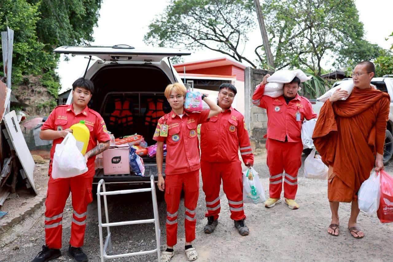มูลนิธิเชียงใหม่ มอบความช่วยเหลือแก่คุณแม่พิการที่ดูแลลูกสาวป่วยติดเตียง