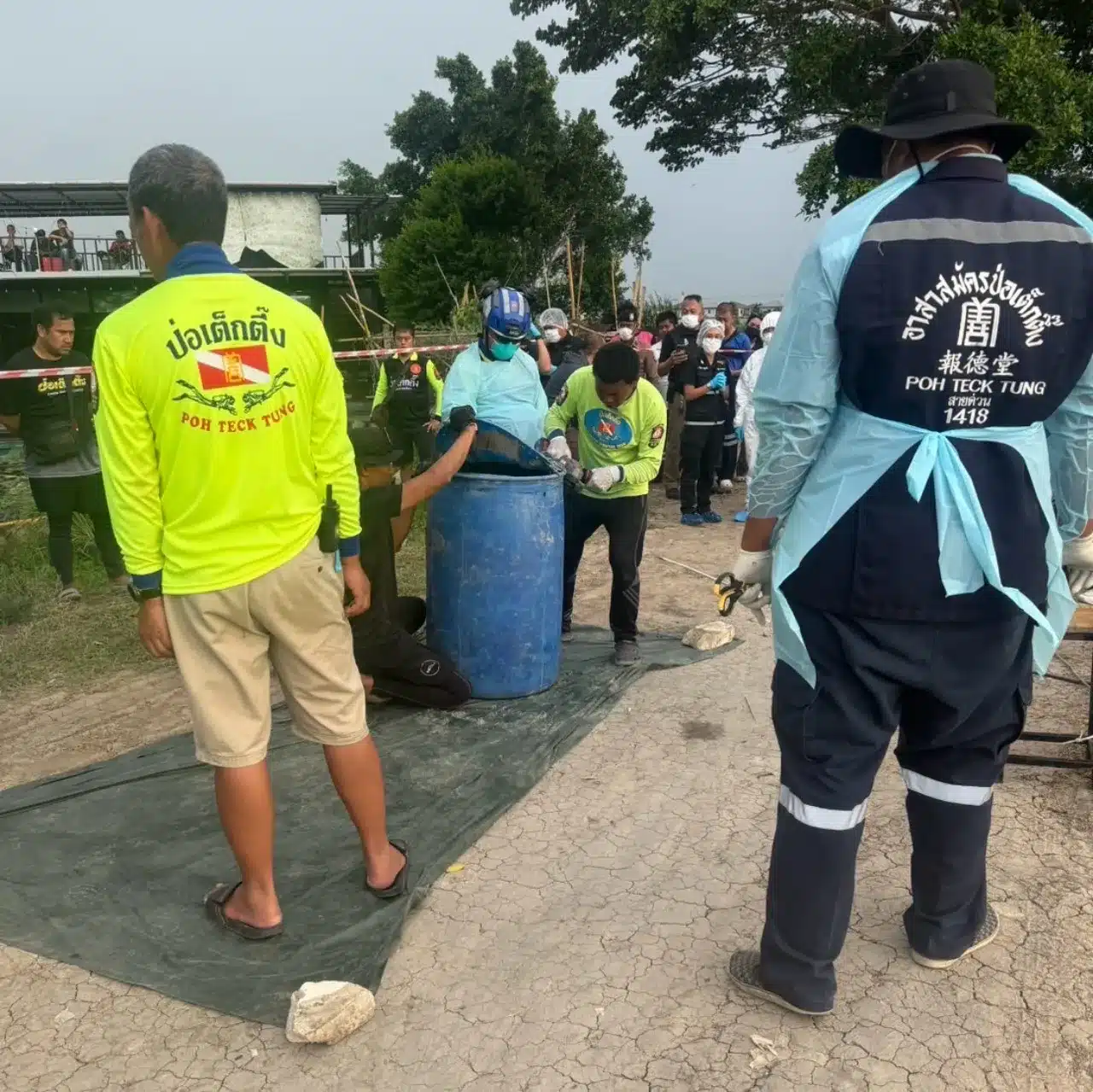 การค้นพบที่น่าตกใจ! ตำรวจพบศพที่ถูกตัดแยกชิ้นส่วนบรรจุอยู่ในถังพลาสติกและฝังอยู่ในคอนกรีต