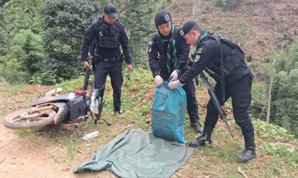 ตำรวจตรวจคนเข้าเมืองยึดยาบ้าได้ 200,000 เม็ด ที่ด่านตรวจเชียงราย