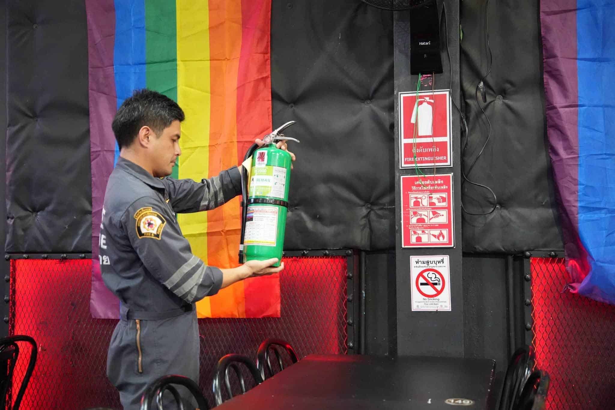 เทศบาลเมืองเชียงรายตรวจสอบสถานบันเทิงยามค่ำคืนเพื่อความปลอดภัยของประชาชน