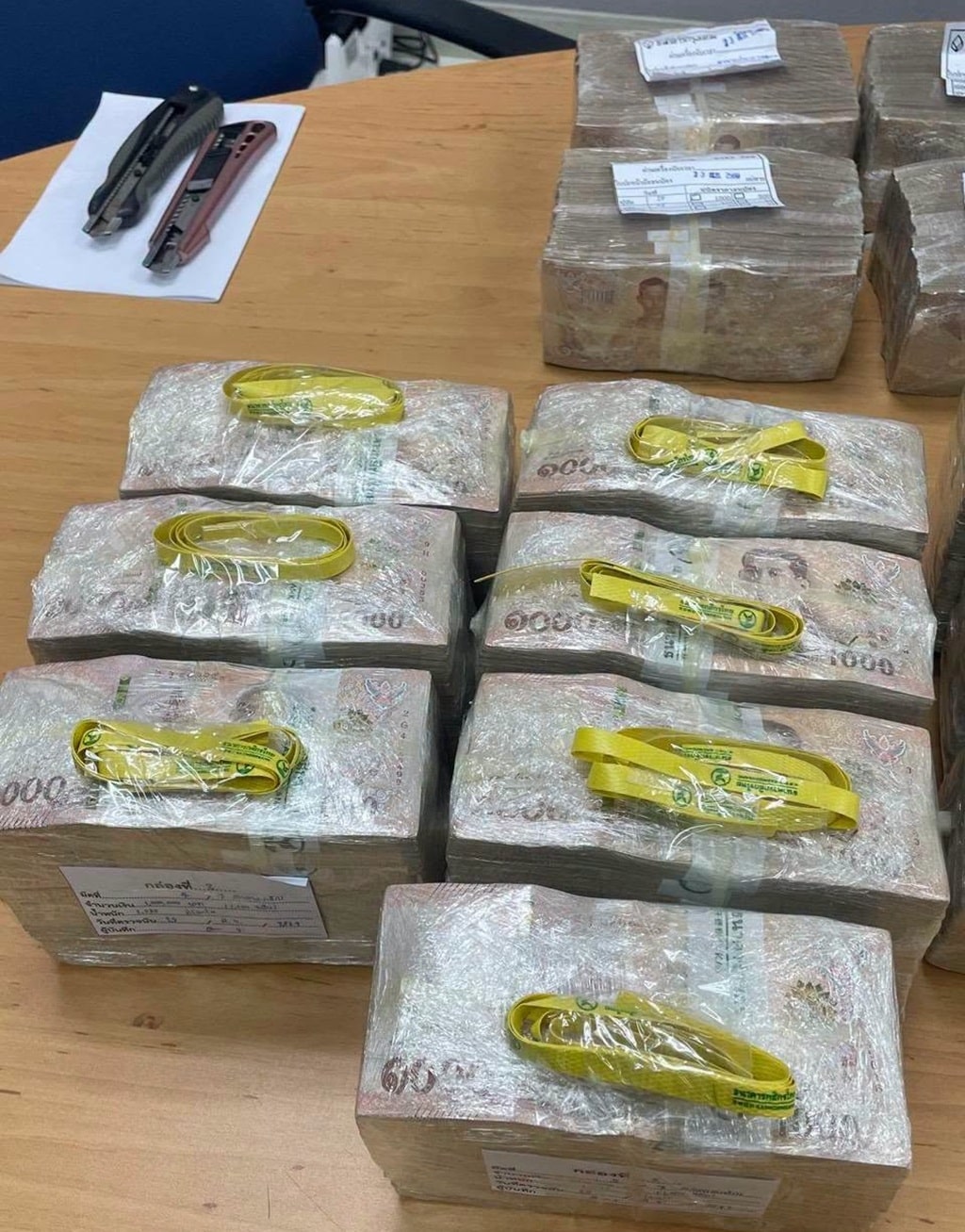 ตำรวจบุกเข้าตรวจค้น 8 จุดในจังหวัดเชียงราย ทลายเครือข่ายฟอกเงินคริปโตเคอร์เรนซี และยึดทรัพย์สินมูลค่ากว่า 34 ล้านบาท