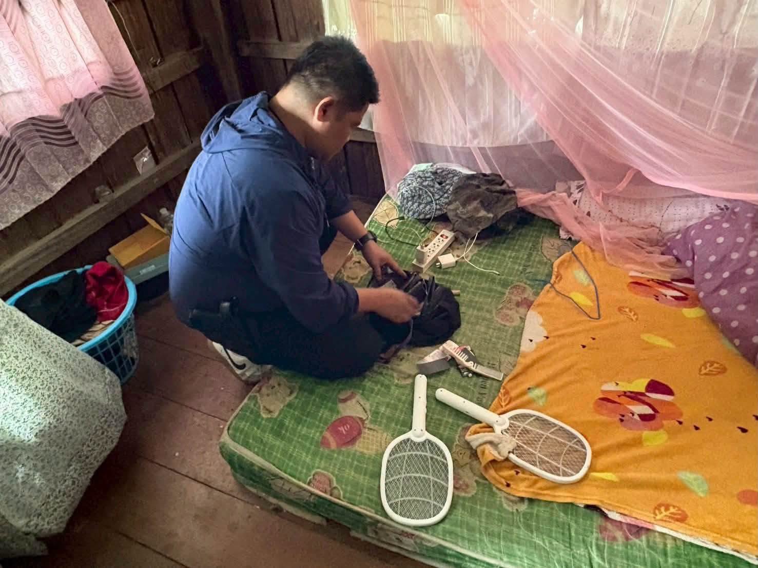 ตำรวจเชียงรายบุกจับกุมผู้ค้ายาเสพติดในอำเภอแม่สุ่ย จับกุม 5 ราย