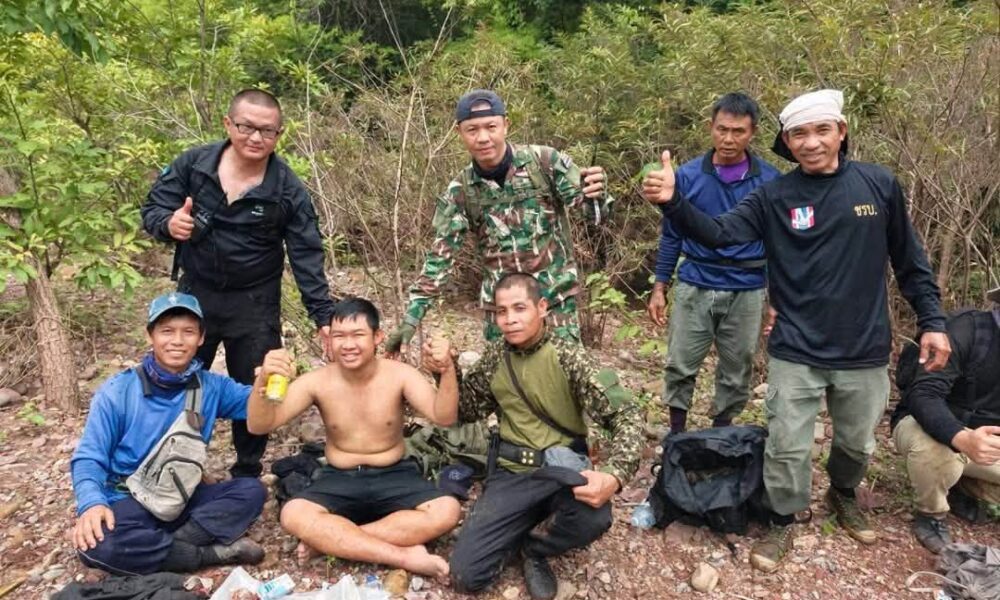 พบแล้ว! ลุงหลานหลงป่าเชียงม่วนรอดชีวิต หลังระดมกำลังค้นหานาน 6 วัน
