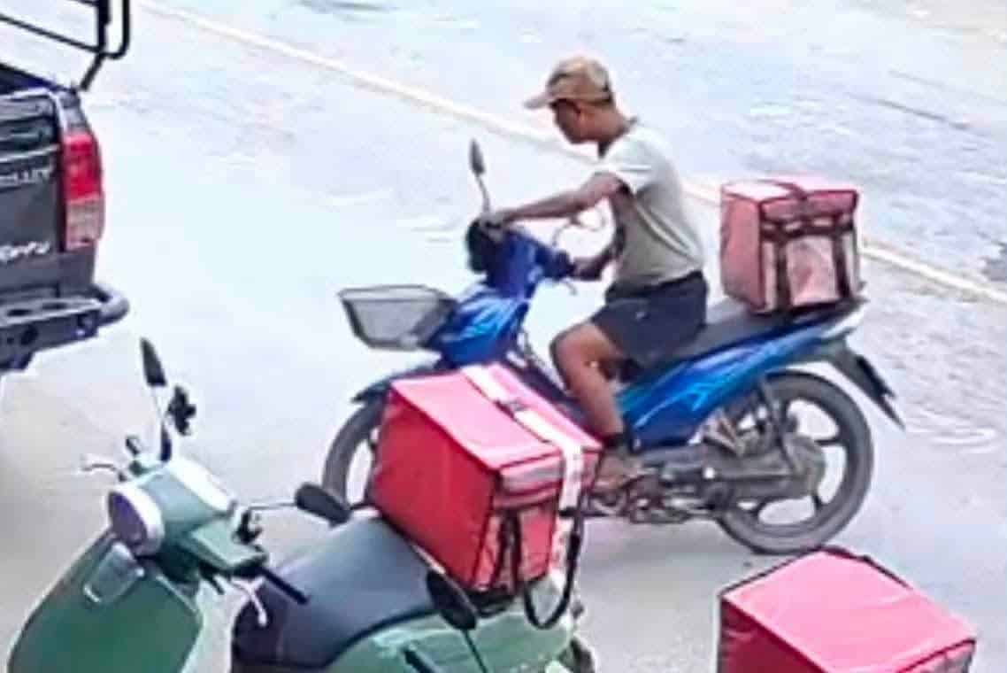 ตำรวจเชียงรายจับกุมชายคนหนึ่งในข้อหาขโมยรถจักรยานยนต์เพื่อนำไปขายข้ามพรมแดน