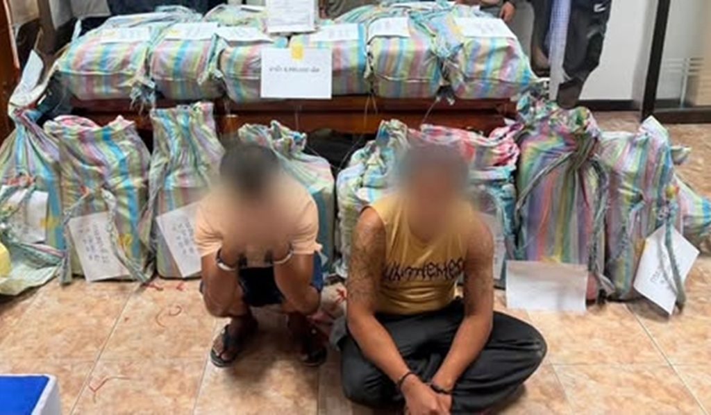 จับลอตใหญ่! ตำรวจเชียงรายไล่ล่ากระบะขนยาบ้า 5 ล้านเม็ด พลิกคว่ำตกคลอง