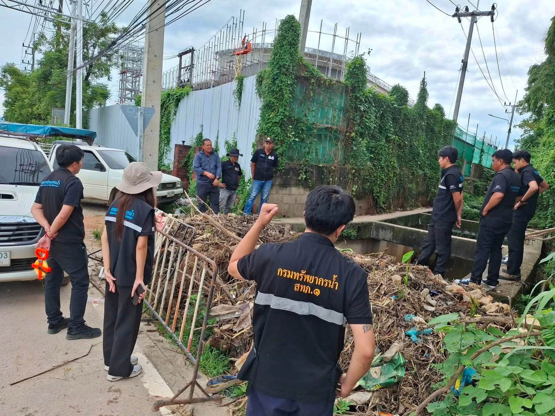 เชียงรายลุยสู้ภัยน้ำท่วม: เร่งติดตั้งเครื่องสูบน้ำยักษ์ป้องเขตเศรษฐกิจและชุมชน