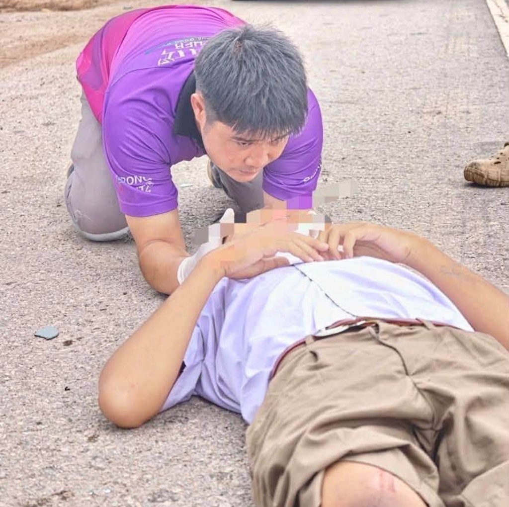 นักเรียนโรงเรียนมัธยมเชียงรายได้รับบาดเจ็บสาหัสจากอุบัติเหตุรถชนแล้วหนี