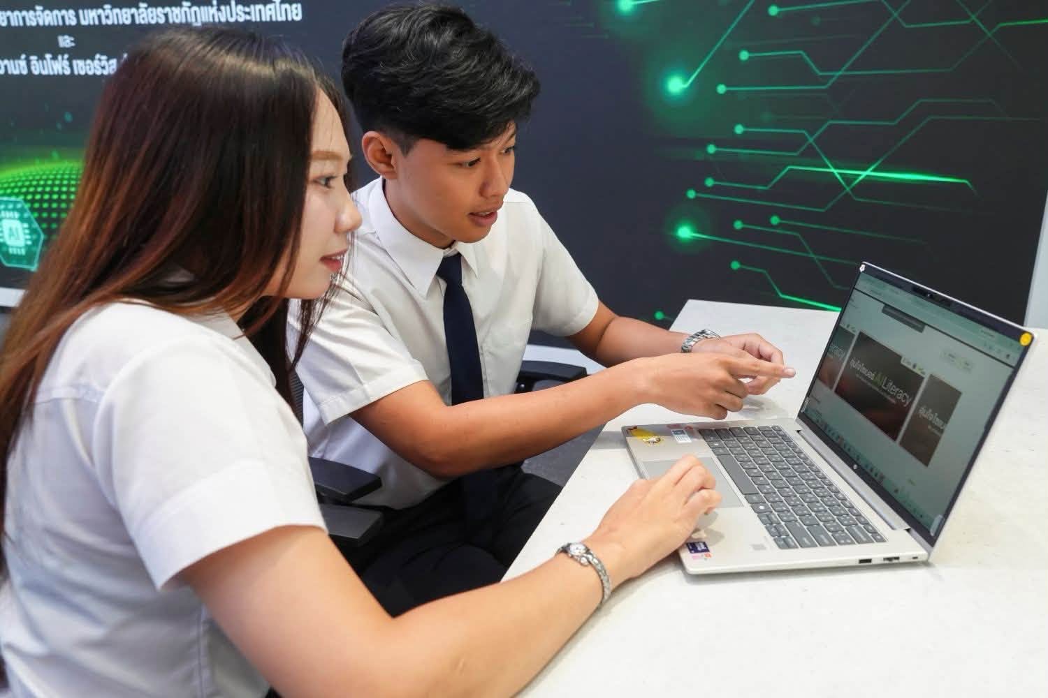AIS กำลังช่วยเหลือนักเรียนในการพัฒนาทักษะด้าน AI และดิจิทัลในจังหวัดเชียงราย