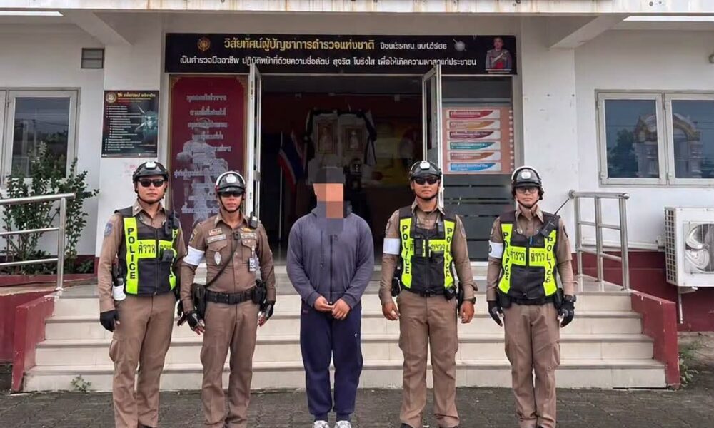 จบดราม่า! ผู้โพสต์ข้อความพาดพิงตำรวจจราจร สภ.บ้านดู่ เข้ากราบขอโทษ พร้อมรับปากไม่ทำซ้ำ