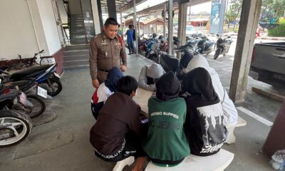 กลุ่มเด็กสาววัยรุ่นถูกจับกุมในข้อหาทำร้ายร่างกายเด็กอายุ 13 ปีอย่างโหดร้าย