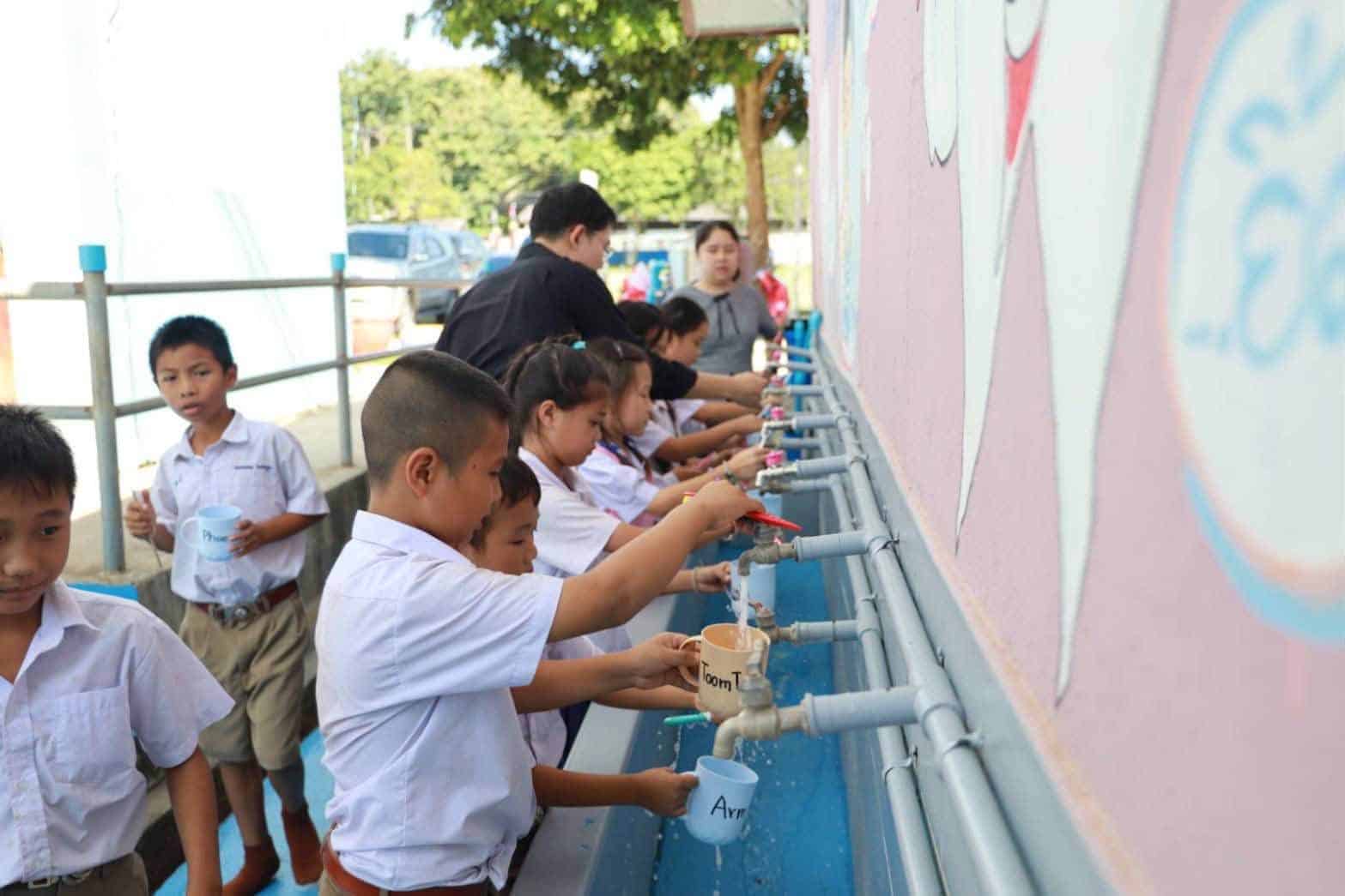 โรงเรียนในจังหวัดเชียงรายติดตั้งเครื่องกรองน้ำสะอาดเพื่อส่งเสริมสุขภาพ