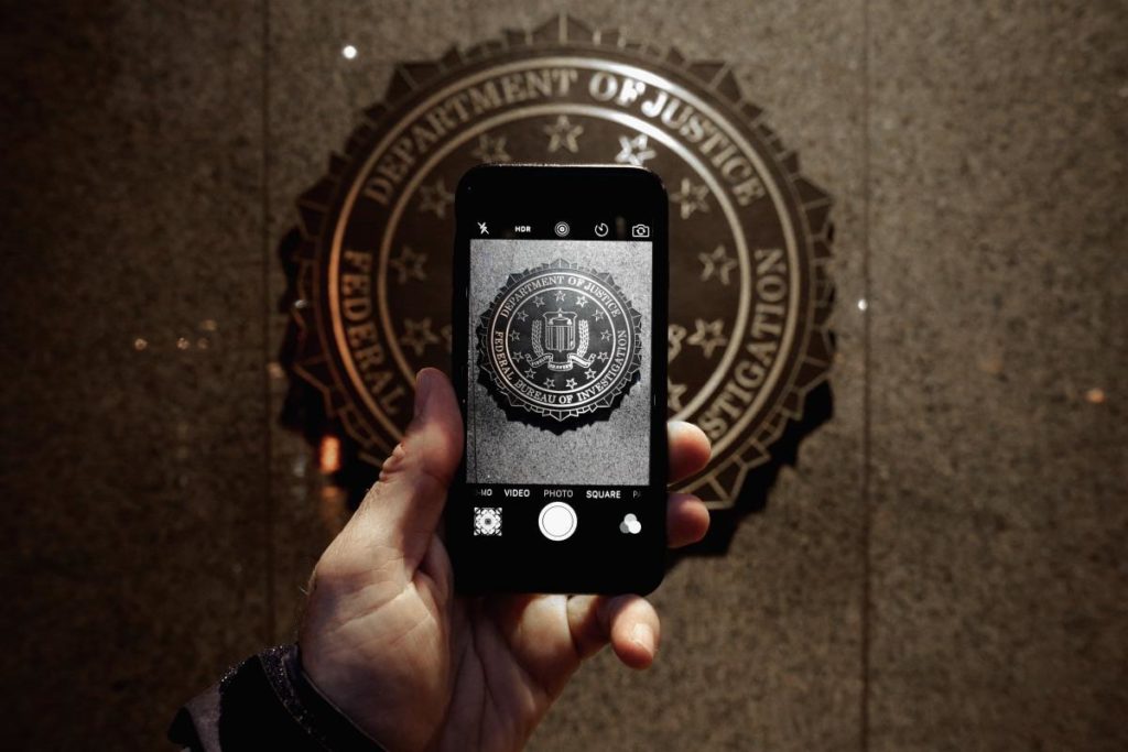 Apple Inc is Once Again in the Cross Hairs of the FBI
