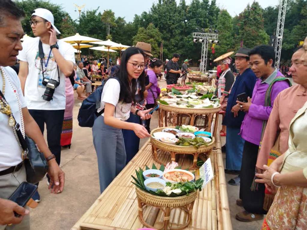 Tourists eat new rice from 20 ethnic groups in Chiang Rai