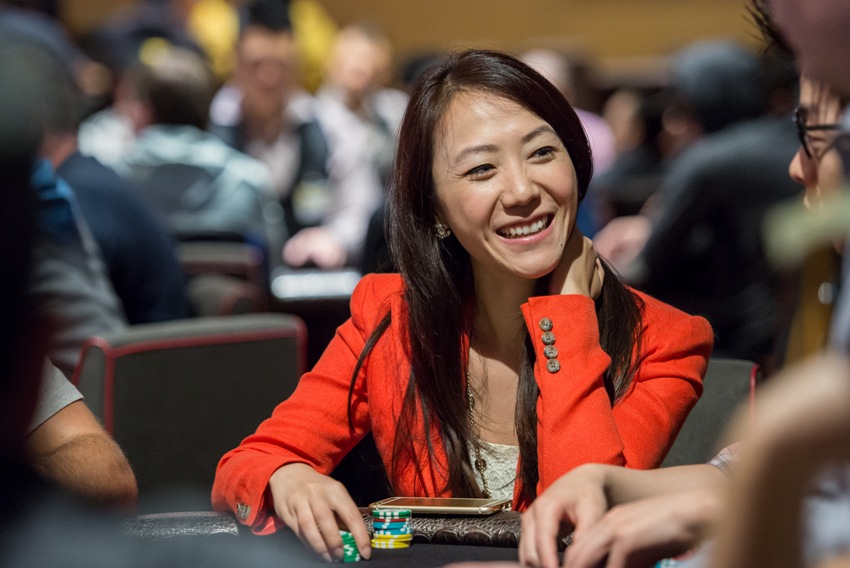 female poker players