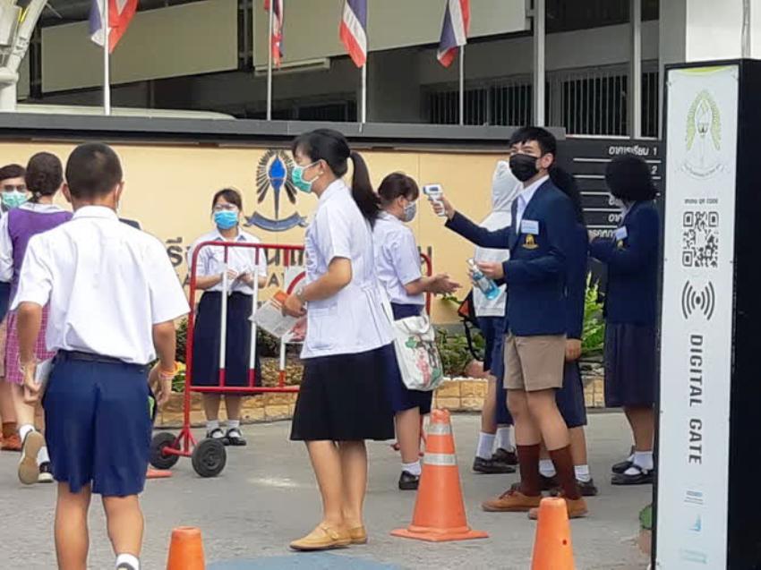 Thailand-school-students-education