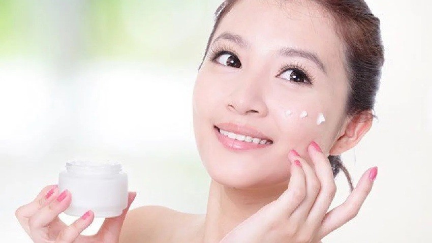 Whitening' skin Creams, cosmetics, asia, white skin
