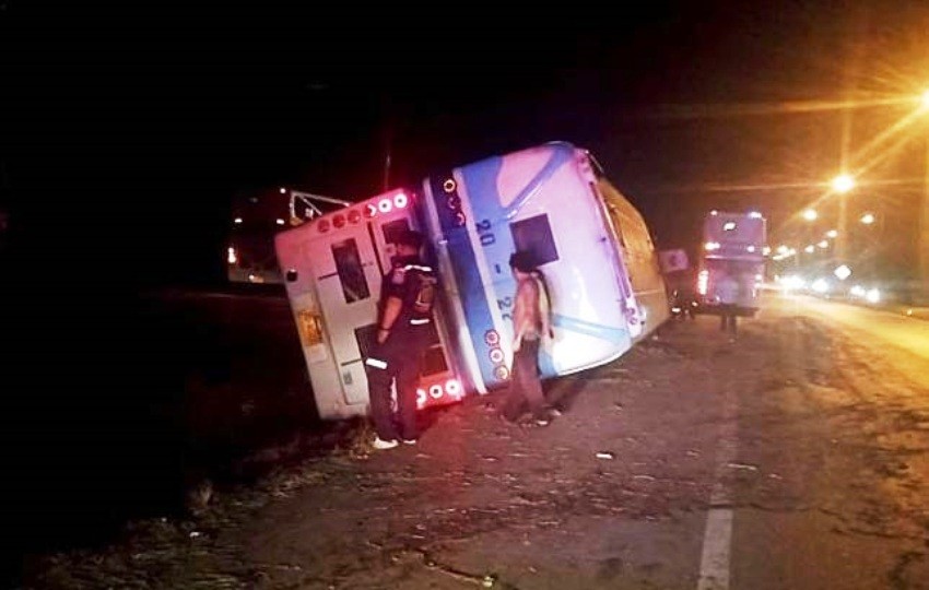 Charn Tour bus, crash, Thailand