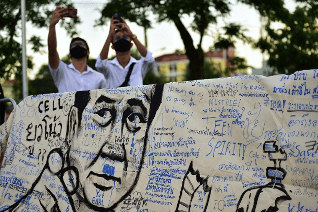 Thailand, Anti-government protesters, Main stream Media