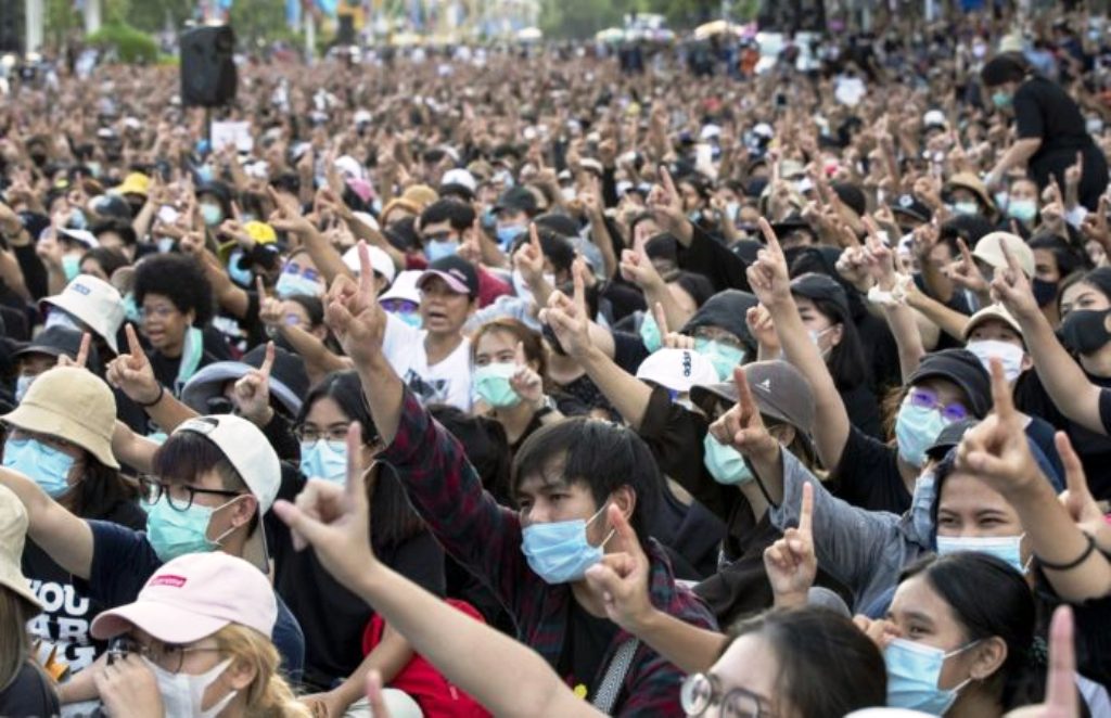 Rally Thailand, Expats, protests