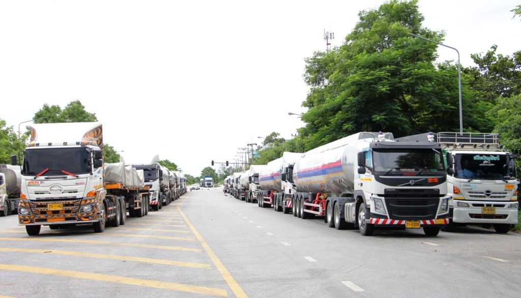 Chiang Rai, Myanmar, Border, transport trucks