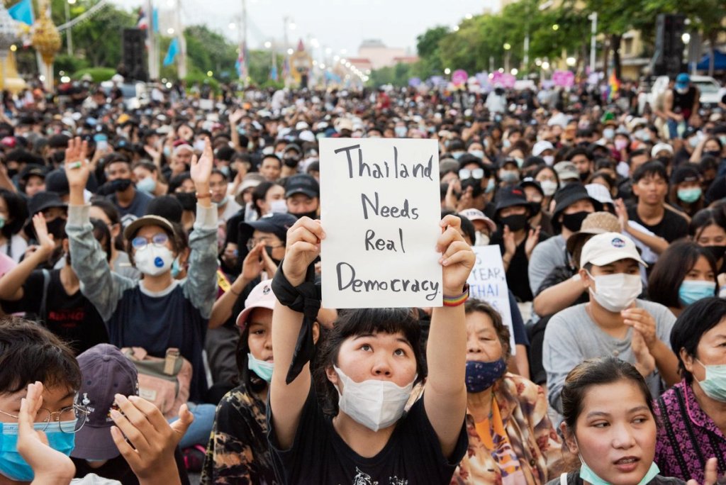 Majority of Thai People Believe Protests Won't be Solved by Parliament