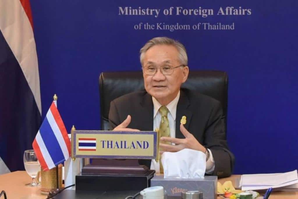 Resolution, Thailand'sForeign Minister Shrugs Off US Senators Support for Protesters
