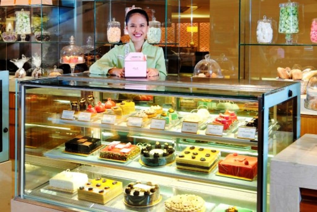 Cake Shop in Singapore Goes Online, Adapting with Technology