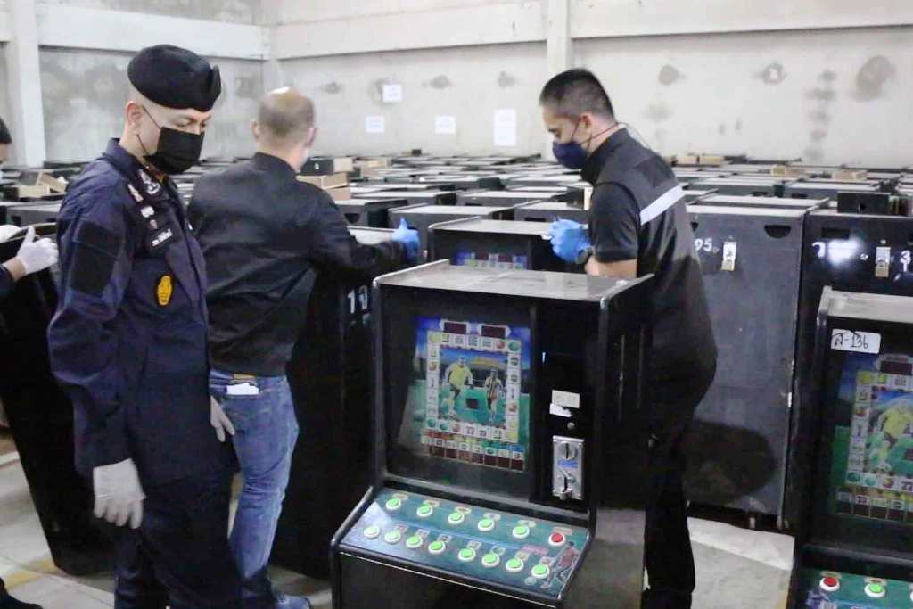 Police Seize Over 400 Slot Machines Linked to Gambling Network