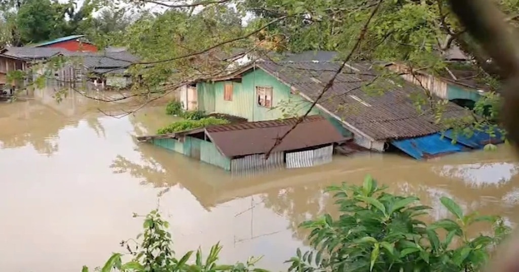 Heavy Rains and Flooding Affects 18,000 Homes in Southern Thailand