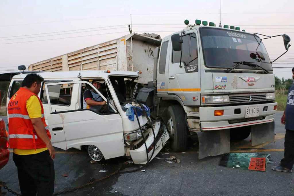 Fifteen Students Injured after School Van Collides with Semi-Trailer Truck