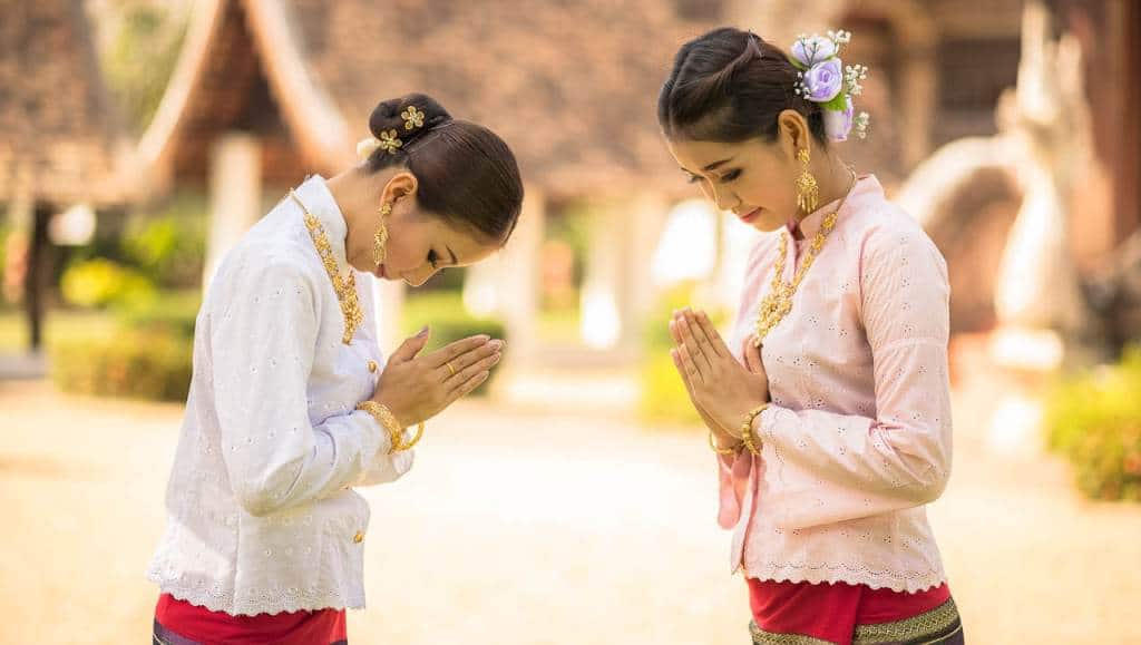 Understanding the ‘Wai’ Greeting in Thailand: All You Need to Know