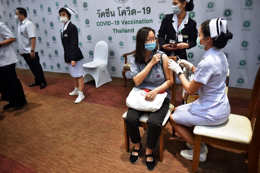 Thai Senators Call on Government to Improve Vaccine Rollout Plan