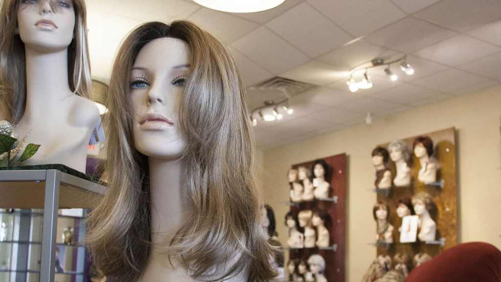 How to Style Human Hair Wigs to Compliment Your Appearance