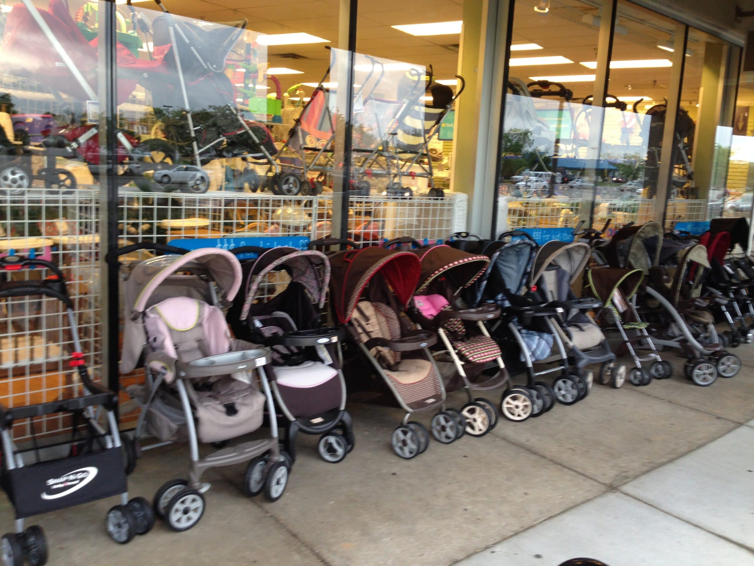 How to Pick a Stroller Your Child Will Love 