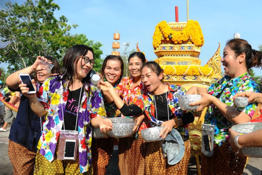 Once Again Covid-19 Ends Songkran Festival Activities in Bangkok