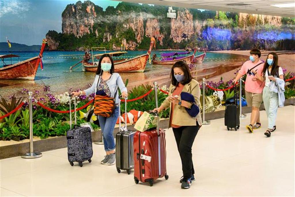 Vaccinated Travellers From 28 Countries Anticipate Phuket'S Reopening 156 Covid-19, Vaccinated Travellers from 28 Countries Anticipate Phuket's Reopening