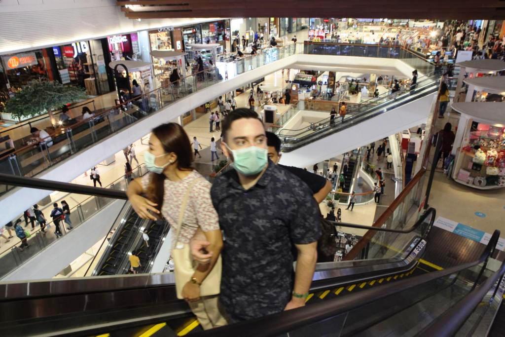 Bangkok Shoppers Warned to be on Guard Over Covid-19 Clusters