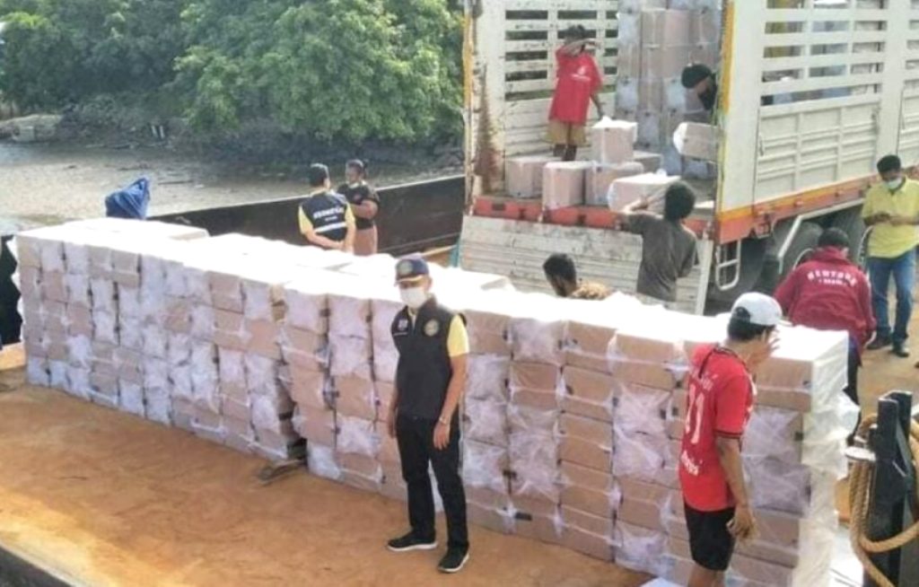 Police Seize Shipment of Illegal Cigarettes Valued at 30 Million Baht