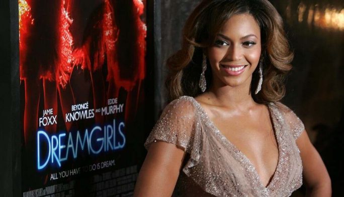 Beyoncé Knowles attends the "Dreamgirls" premiere at the Ziegfeld Theatre in New York City, December 4, 2006.