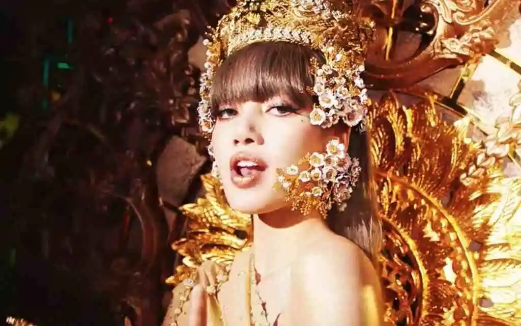K-Pop Star Lalisa "Lisa" Manoban a No Go for New Years
