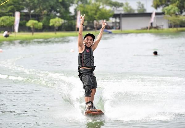Wakeboarding in Thailand