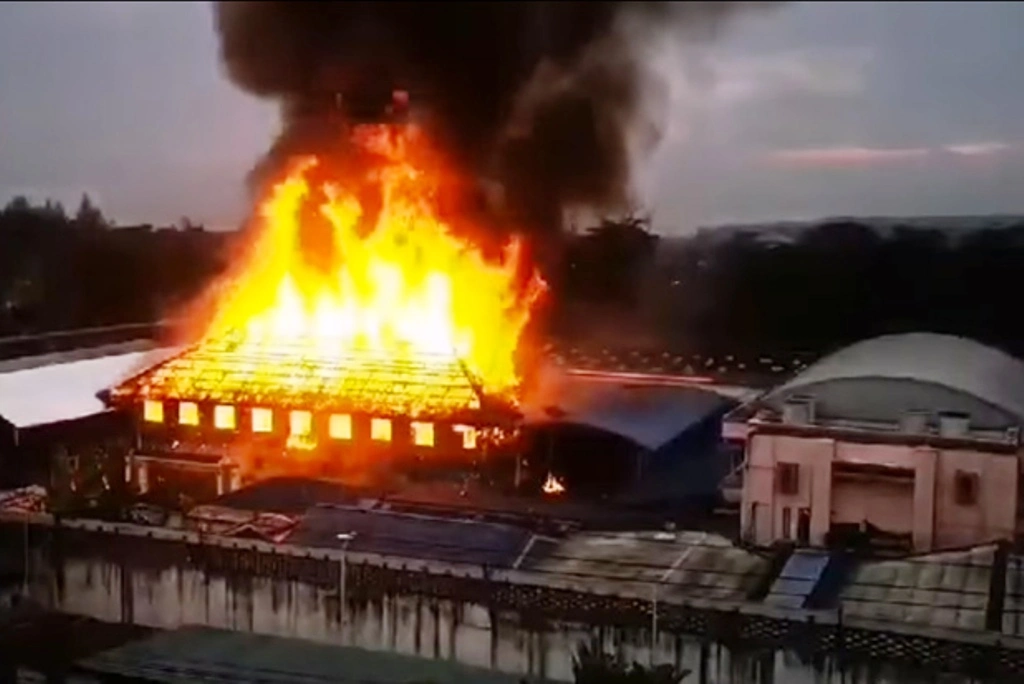 Rioting Inmates Burn Down Building in Krabi, Thailand