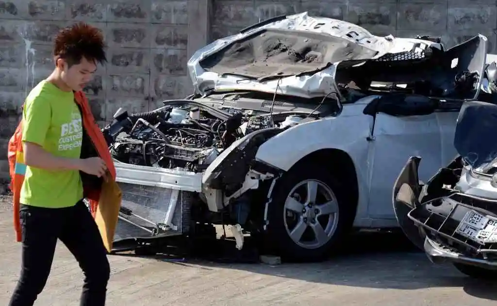 555 Road Accidents Claim 65 Lives on New Years Eve in Thailand