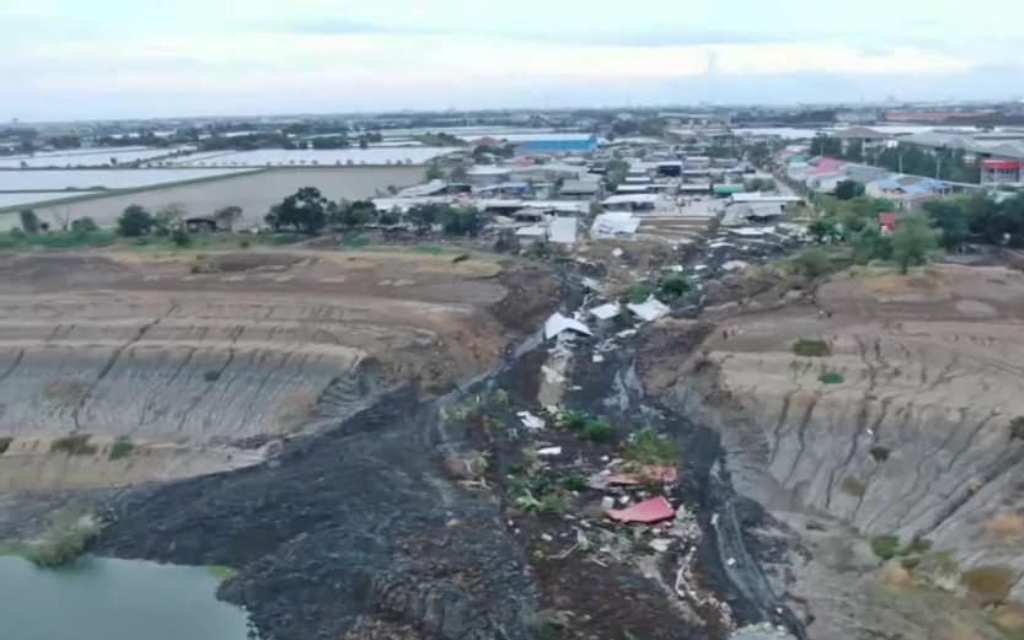 Families Homeless after 25 Houses Collapse into Canal