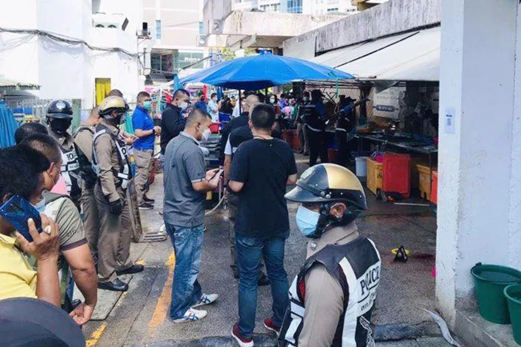 Man Shoots and Kills 2 Seafood Vendors, Injures 3 Others