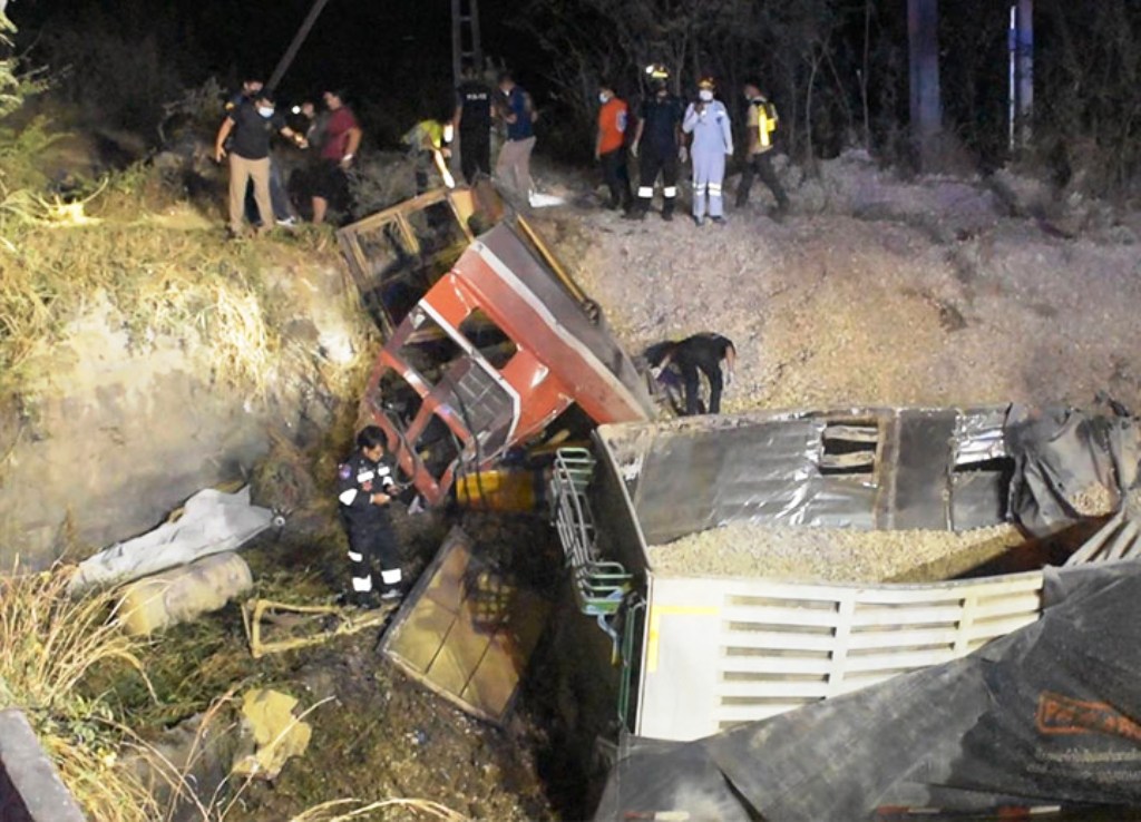 Train Crashes into 18-Wheeler Truck Trailer Killing 2