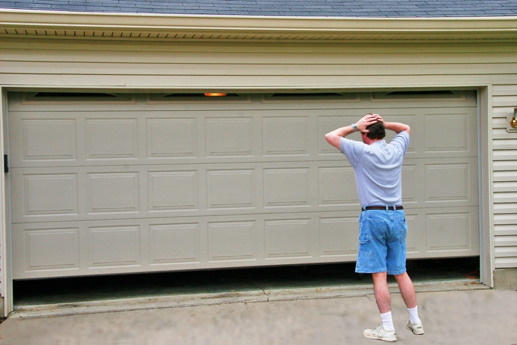 Helpful Tips on Installing a New Garage Door in 2022