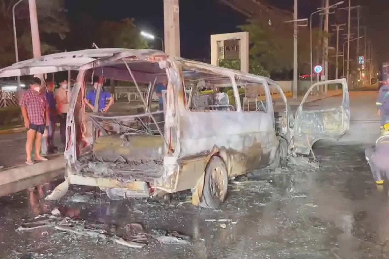 6 Escape Unharmed after Toyota Minivan Goes Up in Flames