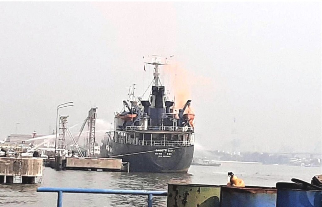 Firefighters Contain Blaze on Thai Oil Tanker Smooth Sea 2